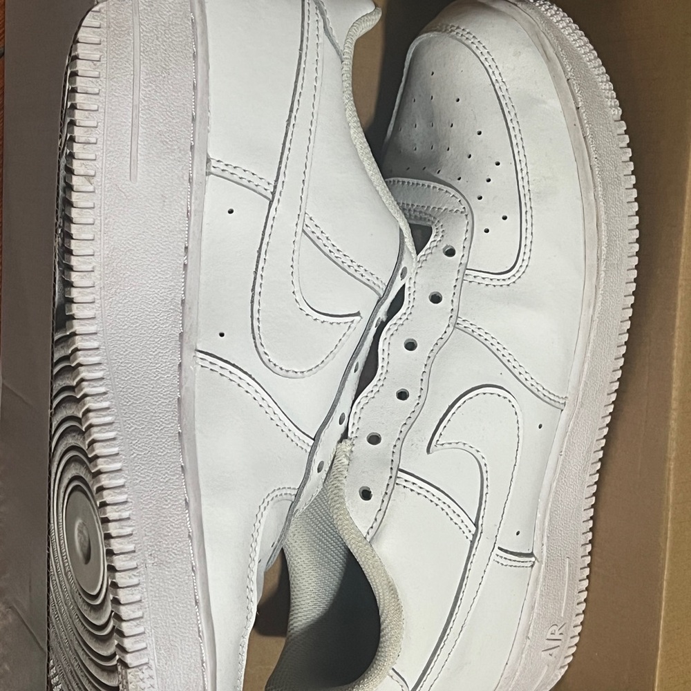 Nike Men's Air Force 1 White Sneakers